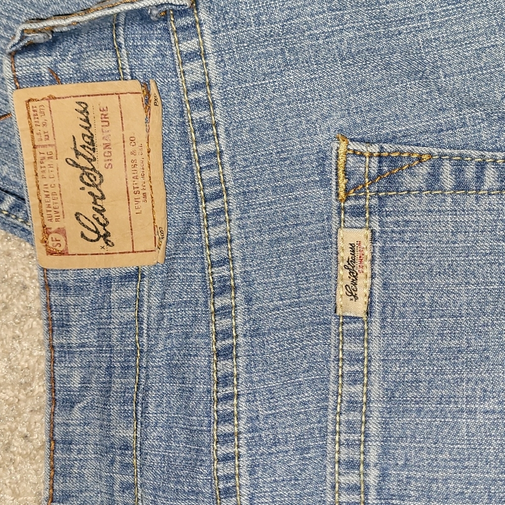 Levi Long 👢Cut Low Rise - Picture 4 of 4